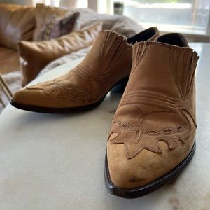Vintage Guess by Georges Marciano western mules size 8!